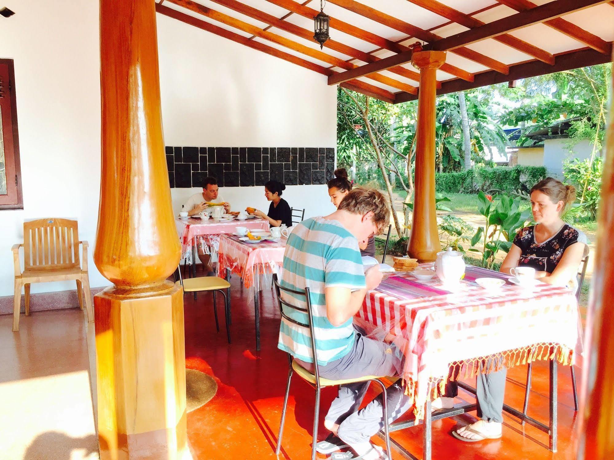 Saubagya Inn Holambra Exterior foto